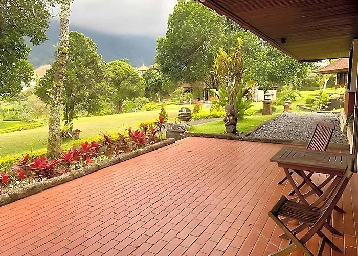 ホテル The Buyan Bedugul